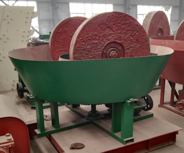 Wet pan mill